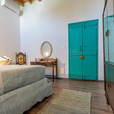 Apartahotel Casa Ifestou 4*